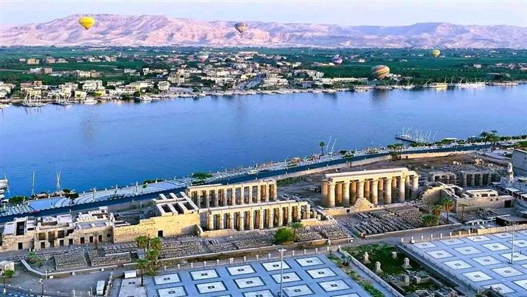 تمثال أمنحتب الثالث بعد ترميمه