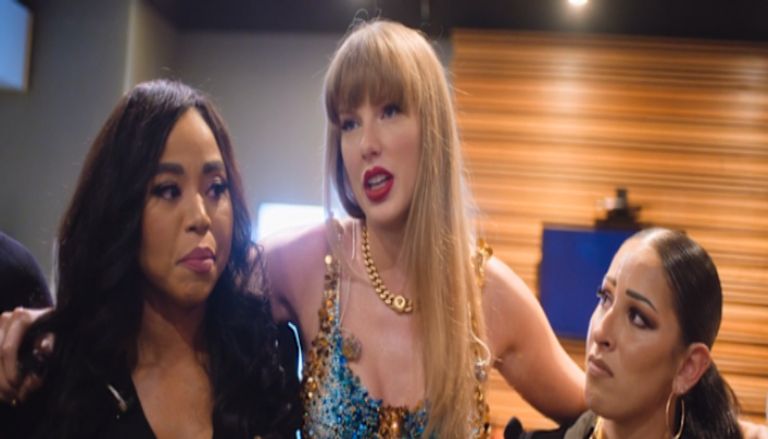 مكافآت من تايلور سويفت لطاقم عملها مكافآت من تايلور سويفت لطاقم عملها