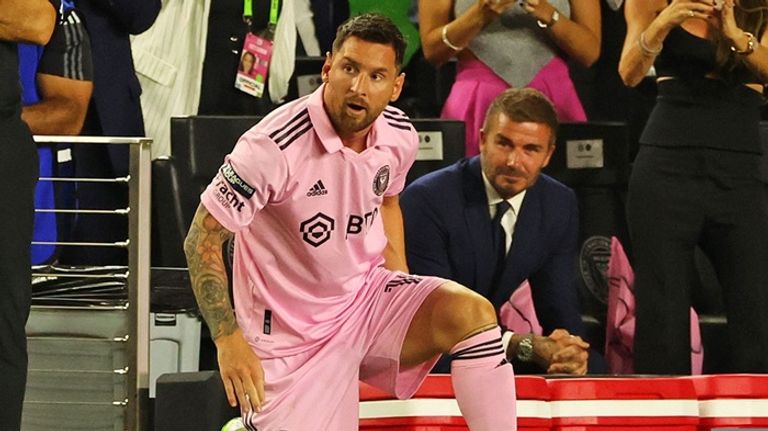 ليونيل ميسي وديفيد بيكهام ليونيل ميسي وكريستيانو رونالدو