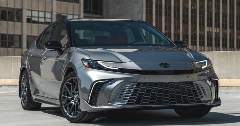 سيارة تويوتا كامري أعلى سيارات مبيعًا في العالم 2025