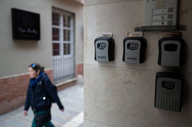 غرامة قياسية على Airbnb بسبب المساكن غير المرخصة - أ ف ب غرامة قياسية على Airbnb بسبب المساكن غير المرخصة - أ ف ب