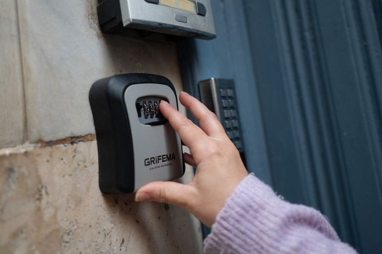 غرامة قياسية على Airbnb بسبب المساكن غير المرخصة - أ ف ب غرامة قياسية على Airbnb بسبب المساكن غير المرخصة - أ ف ب