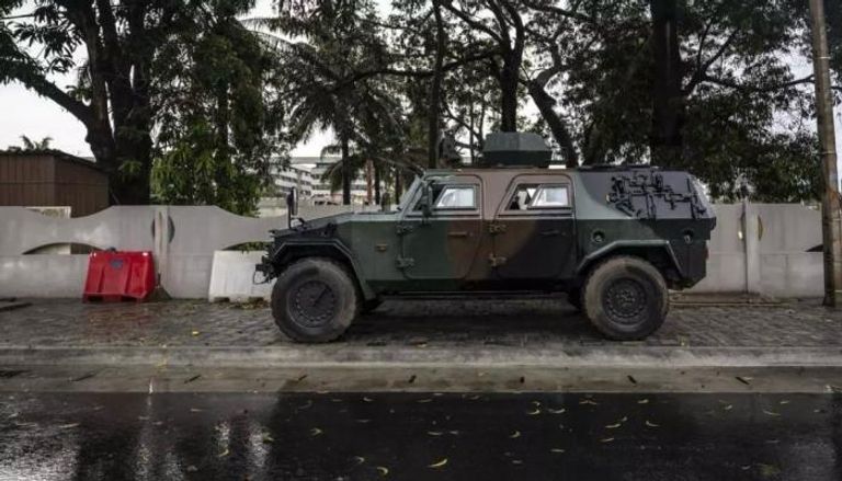 مدرعة عسكرية في كوتونو