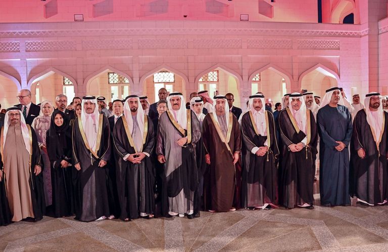 الشيخ محمد بن زايد آل نهيان وعاهل البحرين الملك حمد بن عيسى آل خليفة