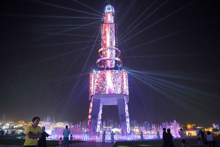 الشيخ محمد بن زايد آل نهيان وعاهل البحرين الملك حمد بن عيسى آل خليفة