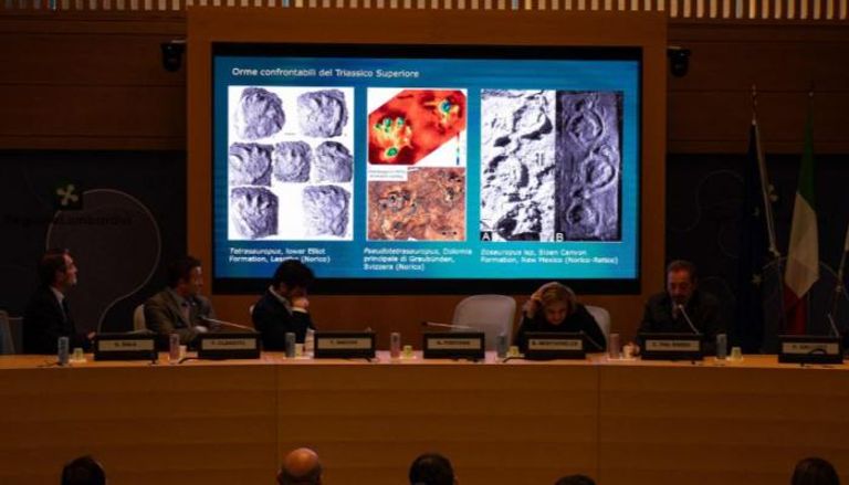 اكتشاف آثار أقدام ديناصورات بجبال الألب 