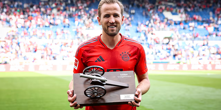 هاري كين محمد صلاح وأشرف حكيمي