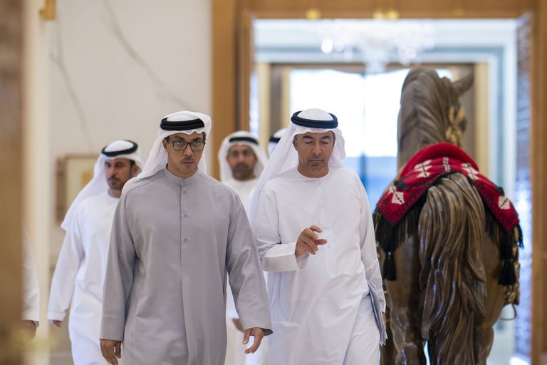 جانب من اجتماع مجلس إدارة مصرف الإمارات المركزي