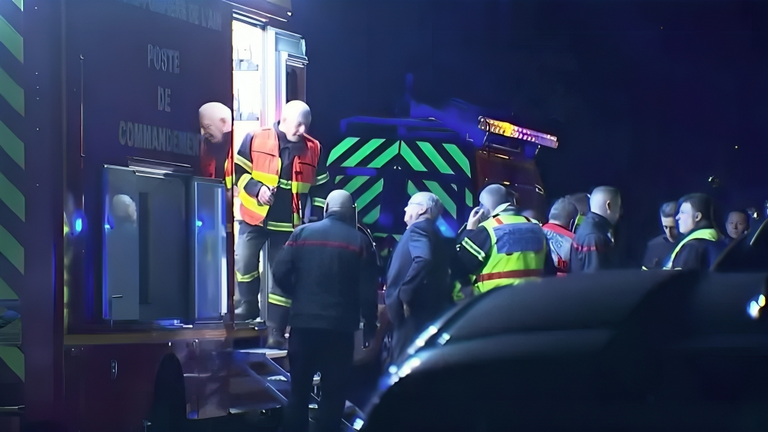 انفجار داخل مبنى سكني في فرنسا انفجار داخل مبنى سكني في فرنسا