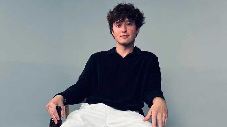 نجم تيك توك الأمريكي الشهير تاكر غينال نجم تيك توك الأمريكي الشهير تاكر غينال