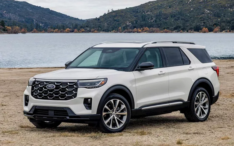 فورد إكسبلورر أفضل 10 سيارات رياضية متعددة الاستخدامات مبيعا في عام 2025