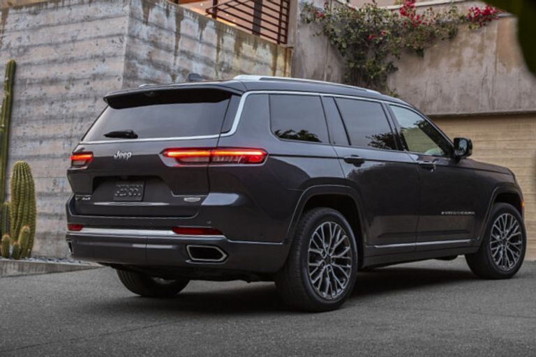 جيب جراند شيروكي أفضل 10 سيارات رياضية متعددة الاستخدامات مبيعا في عام 2025