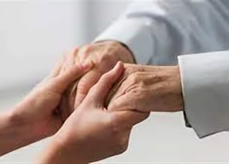 فيديو اعتداء على مسن بدار رعاية - تعبيرية