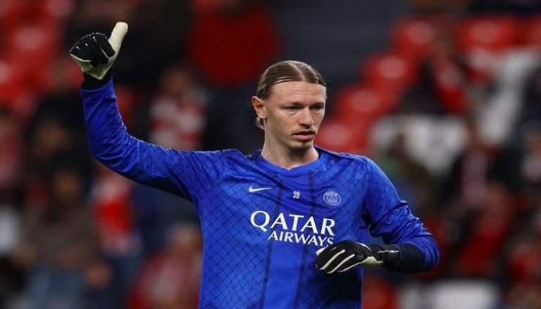 ماتفي سافونوف حارس باريس سان جيرمان