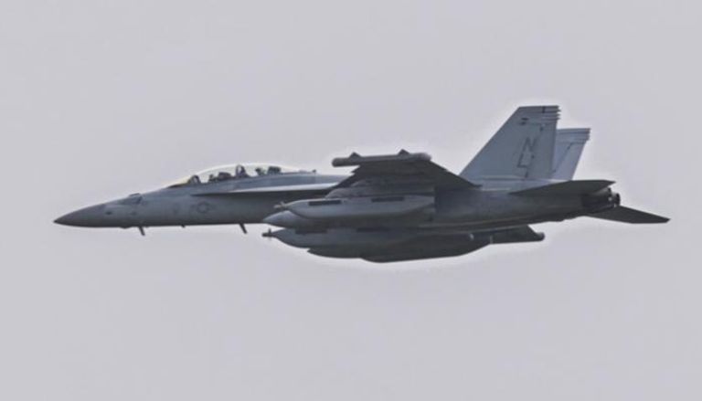 مقاتلة أمريكية في طريقها لشن غارة 