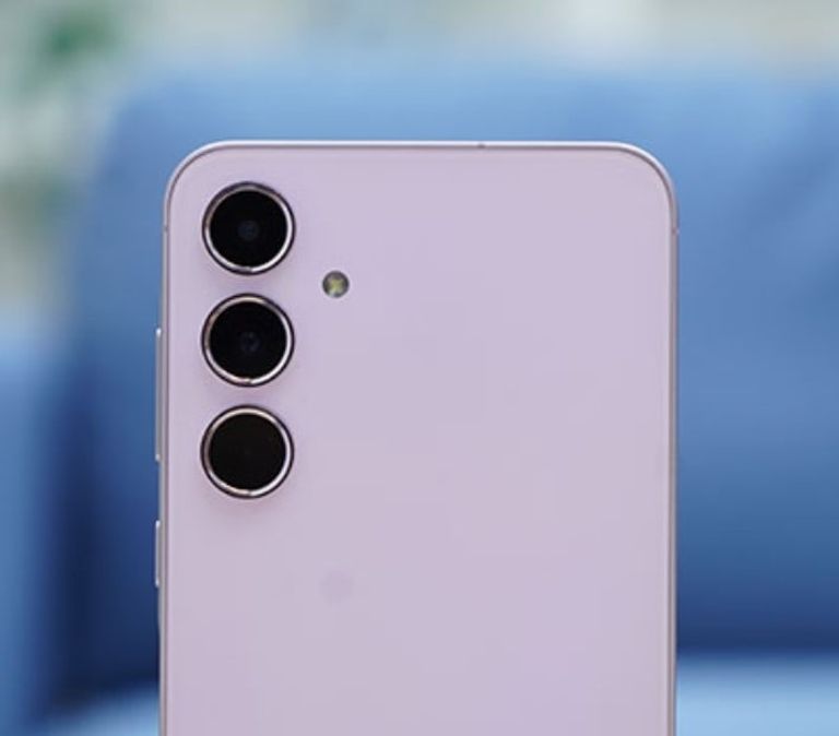 سامسونغ غالاكسي إيه 55 (Samsung Galaxy A55) أفضل الهواتف الذكية مبيعا التي حسمت المنافسة العالمية في 2025