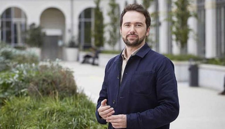 الدكتور لوكاس سانشيل