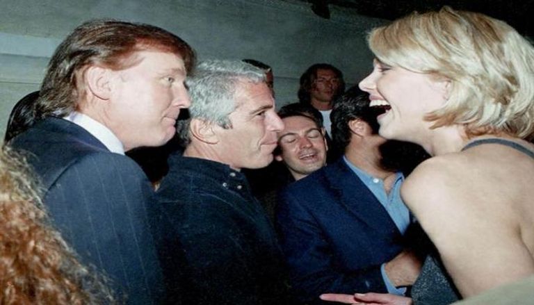 صورة لترامب مع إبستين