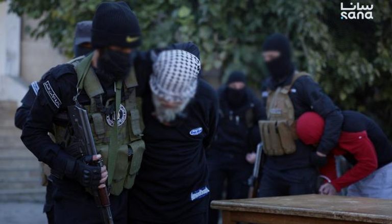 عناصر الأمن السوري أثناء ضبط الخلية الداعشية
