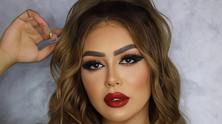 البلوغر هدير عبدالرازق