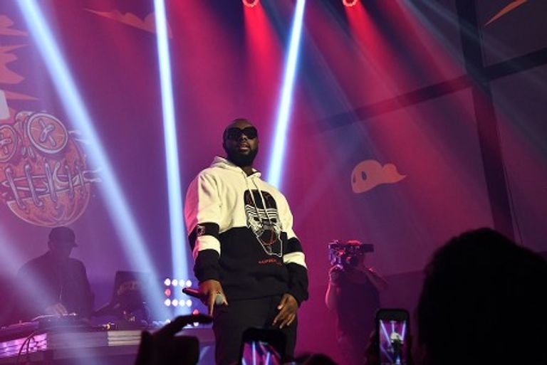 النجم الكونغولي "جيمس"