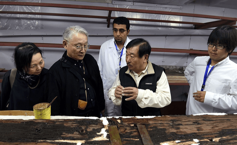 أول قارب شمسي لخوفو تم تجميعه وعرضه في مصر