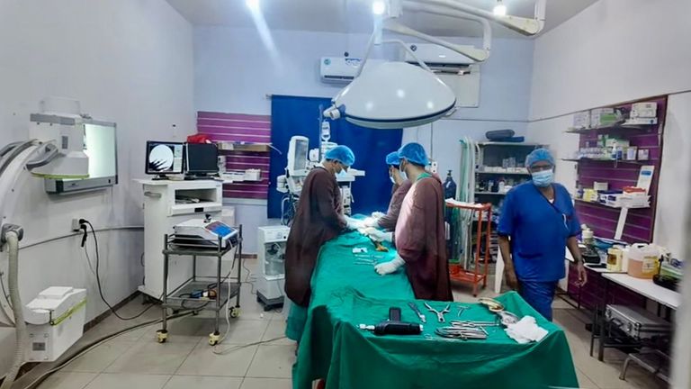 عملية جراحية تنقذ طفلة يمنية بجهود إماراتية