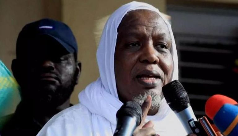 الإمام محمود ديكو أثناء إلقاء خطابه