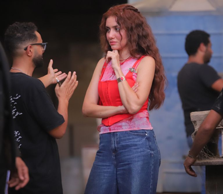 البوستر الرسمي لمسلسل بطل العالم