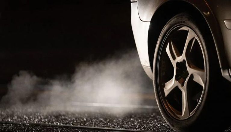 سيارة تعمل بالوقود التقليدي