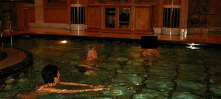 بيل كلينتون يطالب وزارة العدل الأميركية بنشر جميع ملفات إبستين كاملة 