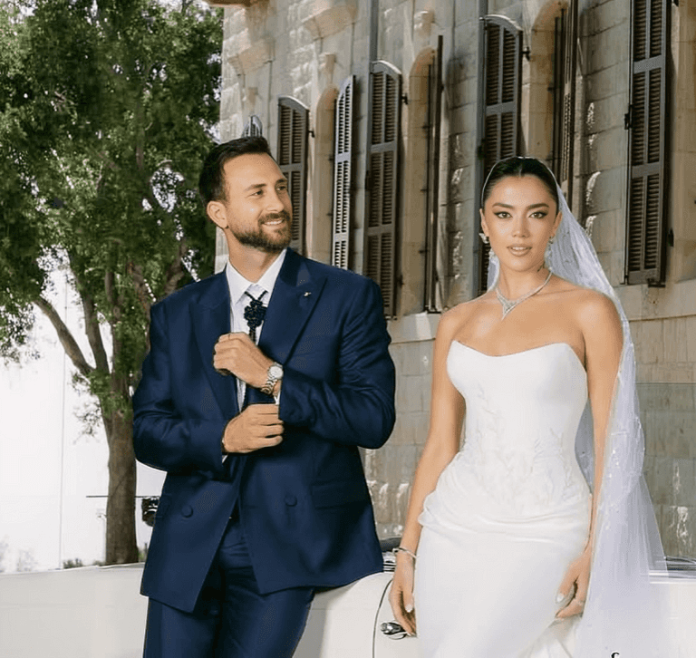 الفنانة رنا رئيس