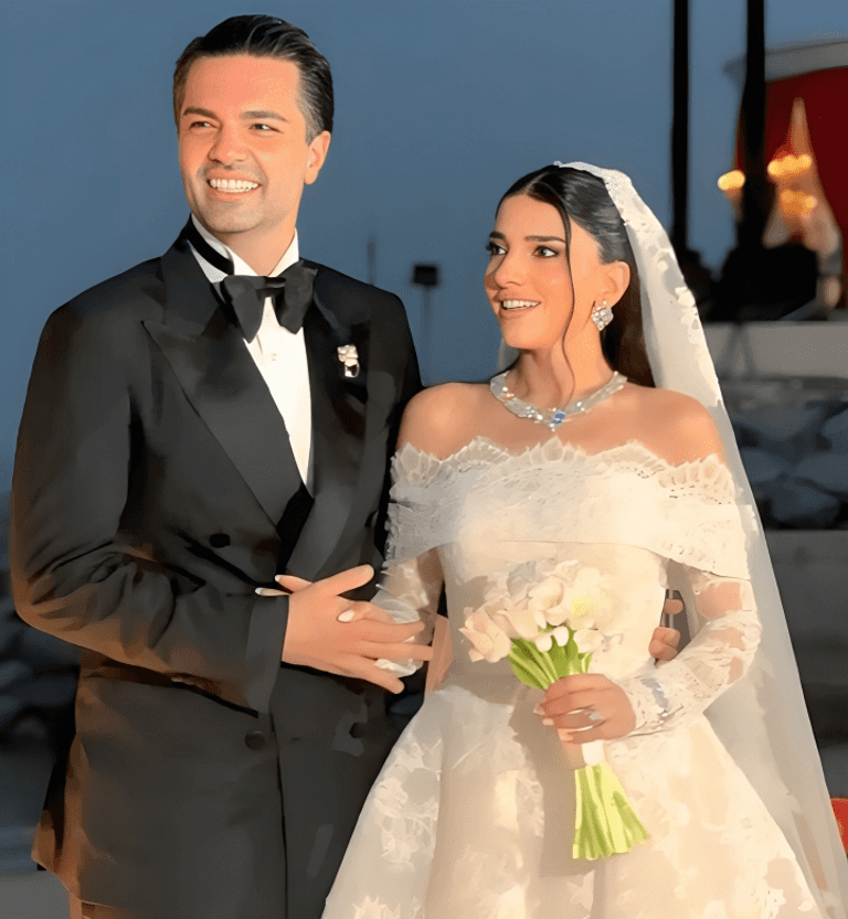 الفنانة رنا رئيس