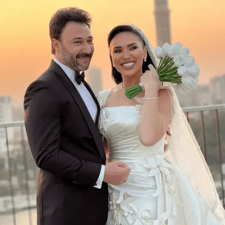 الفنانة رنا رئيس