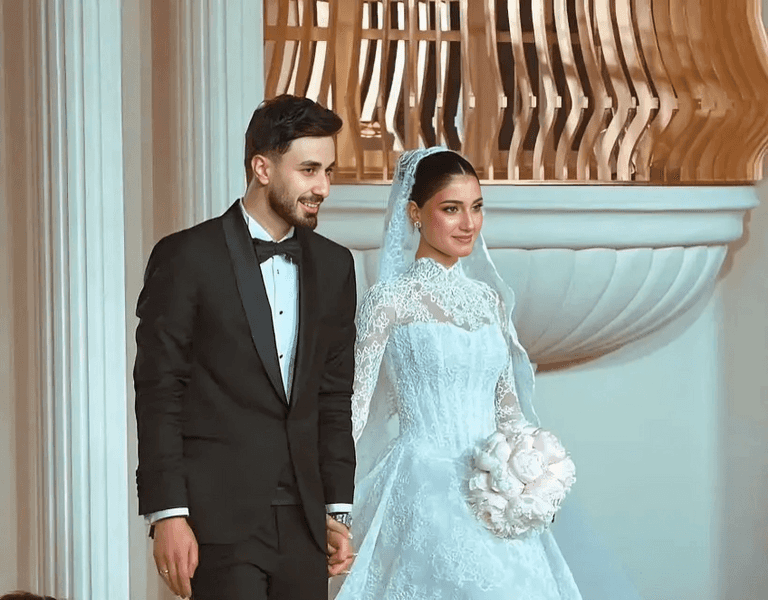 الفنانة رنا رئيس