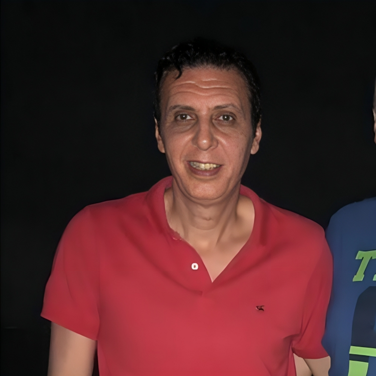 الفنان طارق الأمير