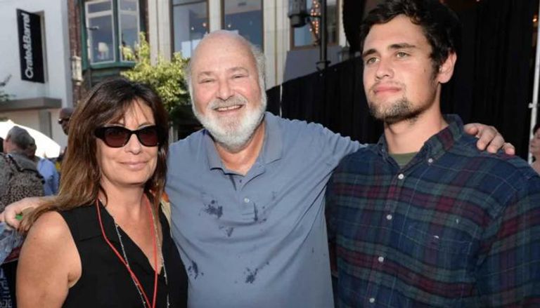 نيك راينر ووالديه