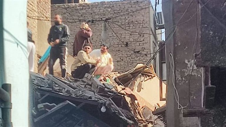 عقار إمبابة المنهار