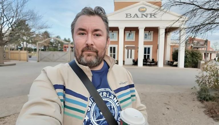 اليوتيوبر الأمريكي الشهير آدم ذا وو