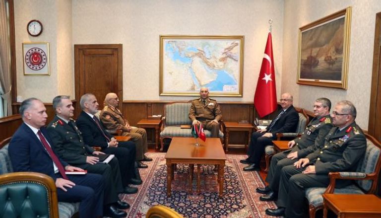 الاجتماع الأخير لرئيس الأركان الليبي قبل حادث تحطم طائرته