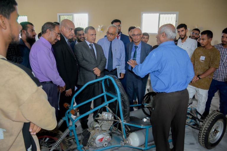 مشروع تخرج في كلية الهندسة في جامعة عدن