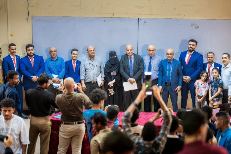 مشروع تخرج في كلية الهندسة في جامعة عدن