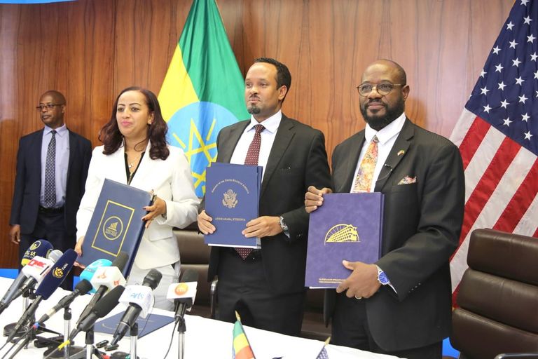 جانب من توقيع الاتفاقية بين أمريكا وإثيوبيا
