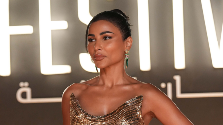 الفنانة والإعلامية الإماراتية مهيرة عبد العزيز