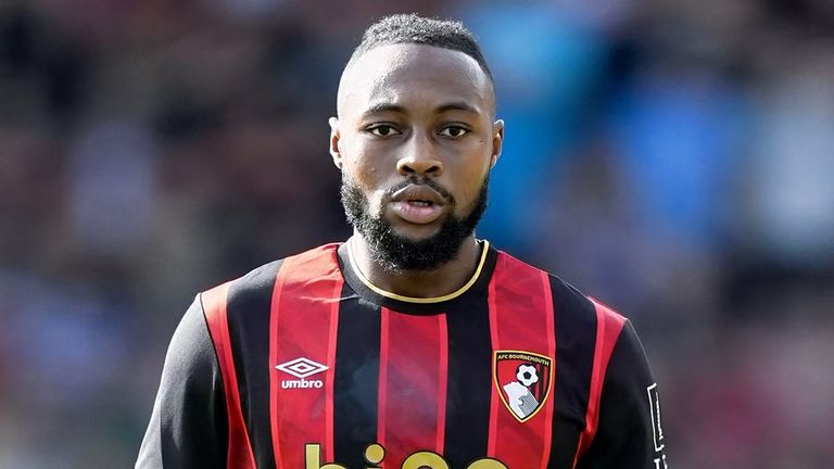 الغاني أنطوان سيمينيو