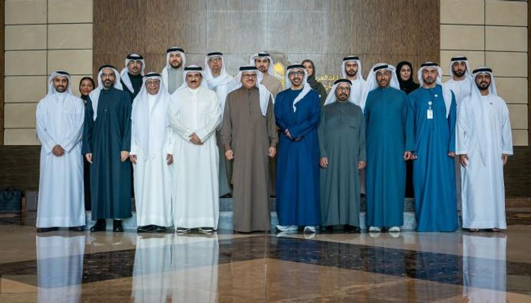 جانب من أعمال الدورة الـ13 من اللجنة العليا المشتركة بين الإمارات والبحرين