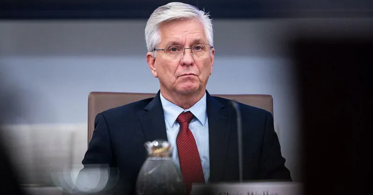 مجلس الاحتياطي الفيدرالي الأمريكي (البنك المركزي)