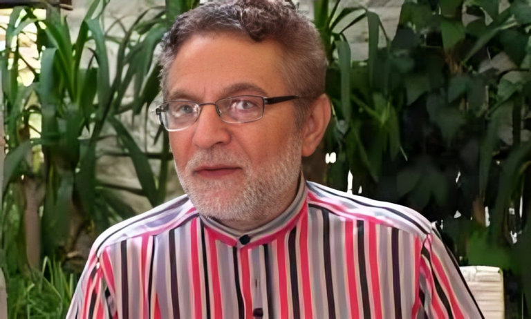 الكاتب السوري أحمد حامد الكاتب السوري أحمد حامد