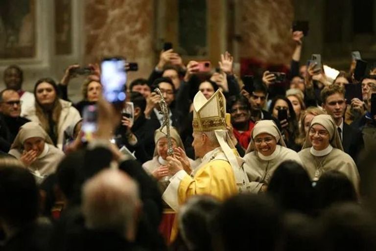 البابا ليو الرابع عشر