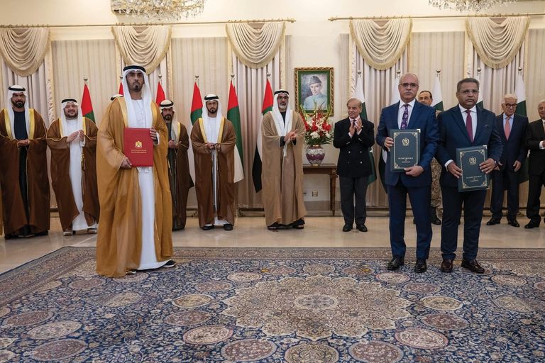 علما الإمارات وباكستان